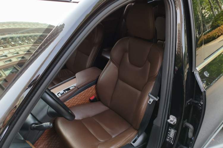 Used Volvo XC90 2021 B5 SmartDrive Luxury Edition 5-seater Left Front Seat