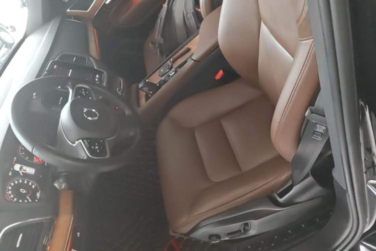 Used Volvo XC90 2021 B5 SmartDrive Luxury Edition 7 Seats Left Front Seat