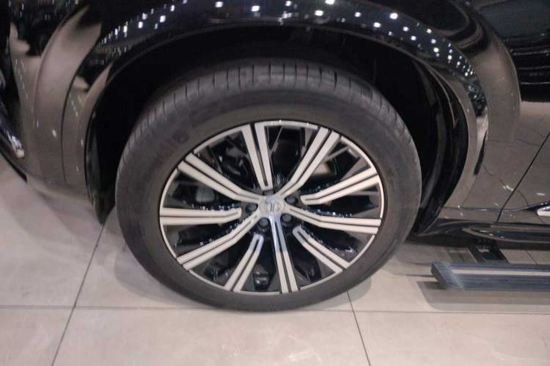 Used Volvo XC90 2021 B5 SmartDrive Luxury Edition 5-seater Left Front Wheel Hub