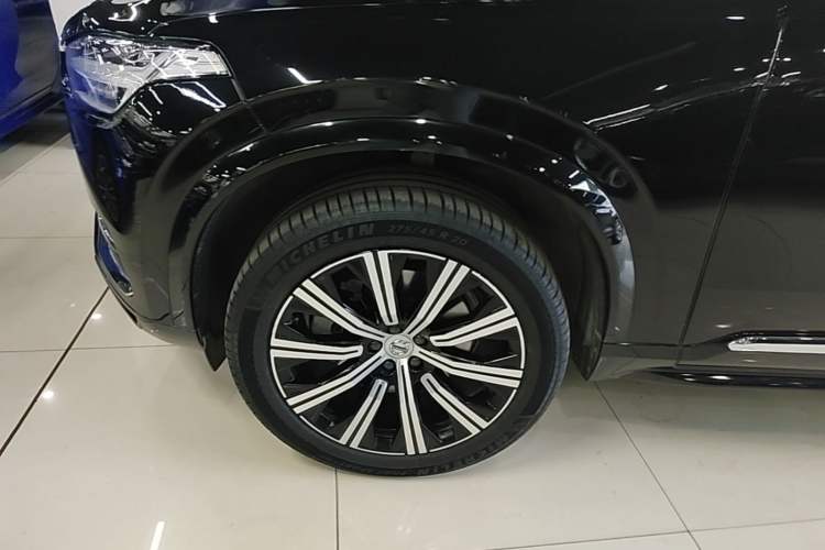 Used Volvo XC90 2021 B5 SmartDrive Luxury Edition 5-seater Left Front Wheel Hub
