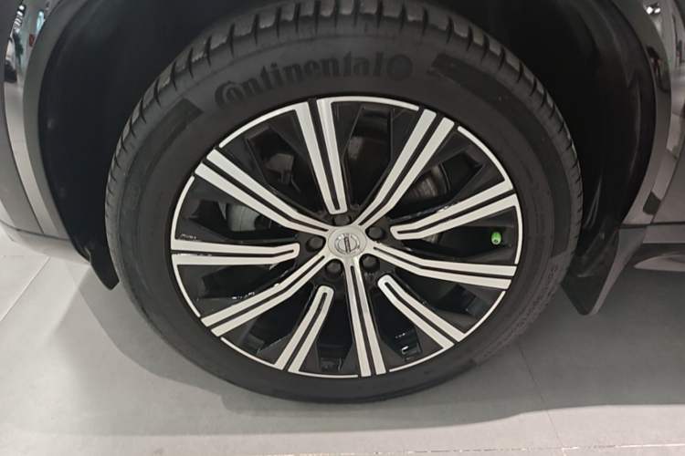 Used Volvo XC90 2021 B6 Zhiyi Luxury Edition 7-Seater Left Front Wheel Hub