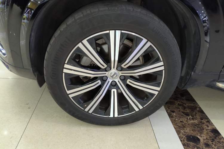 Used Volvo XC90 2021 B5 SmartDrive Luxury Edition 5-seater Left Front Wheel Hub
