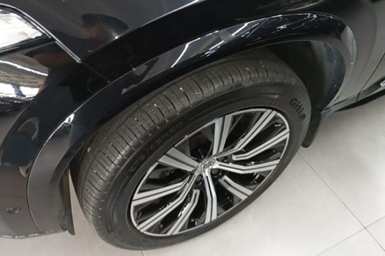 Used Volvo XC90 2021 B6 Luxury Smart Edition 7-Seater Left Front Wheel Hub