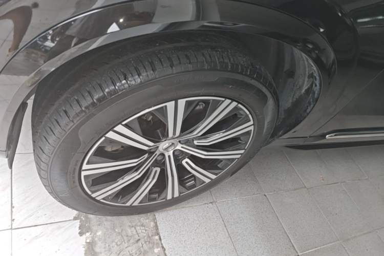 Used Volvo XC90 2021 B5 SmartDrive Luxury Edition 7 Seats Left Front Wheel Hub