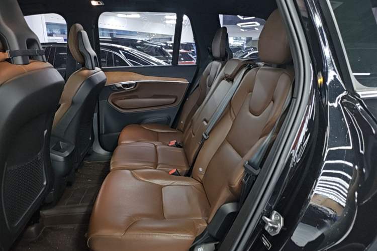 Used Volvo XC90 2021 B5 SmartDrive Luxury Edition 5-seater Left Rear Seat