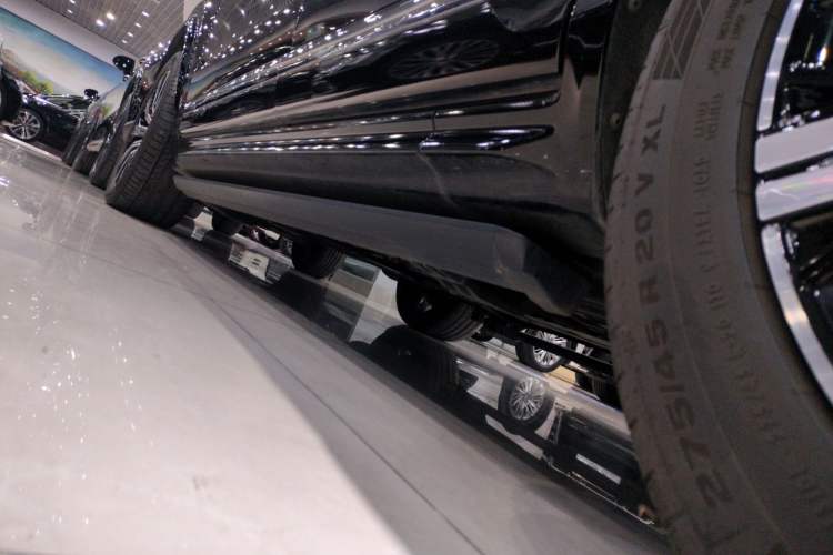 Used Volvo XC90 2021 B5 SmartDrive Luxury Edition 5-seater Left Side Sill