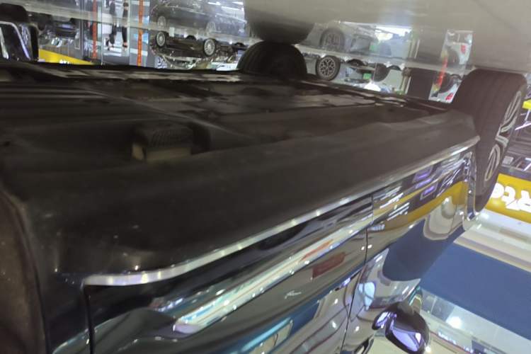 Used Volvo XC90 2021 B5 SmartDrive Luxury Edition 5-seater Left Side Sill