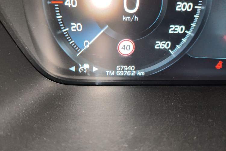 Used Volvo XC90 2021 B5 SmartDrive Luxury Edition 7 Seats Odometer Close Up