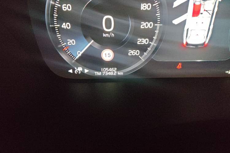 Used Volvo XC90 2021 B6 Zhiyi Luxury Edition 7-Seater Odometer Close Up
