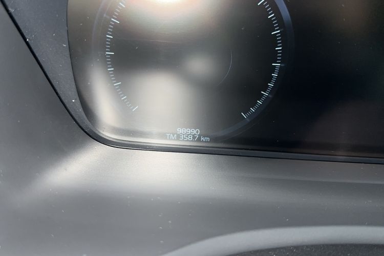 Used Volvo XC90 2021 B6 Zhiyi Luxury Edition 7-Seater Odometer Close Up