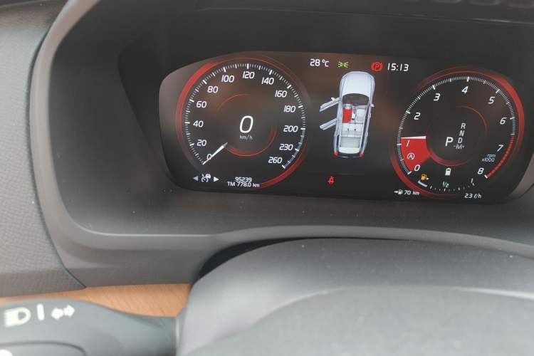 Used Volvo XC90 2021 B5 SmartDrive Luxury Edition 5-seater Odometer Close Up