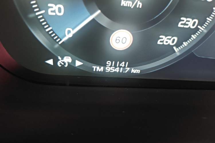Used Volvo XC90 2021 B5 SmartDrive Luxury Edition 5-seater Odometer Close Up