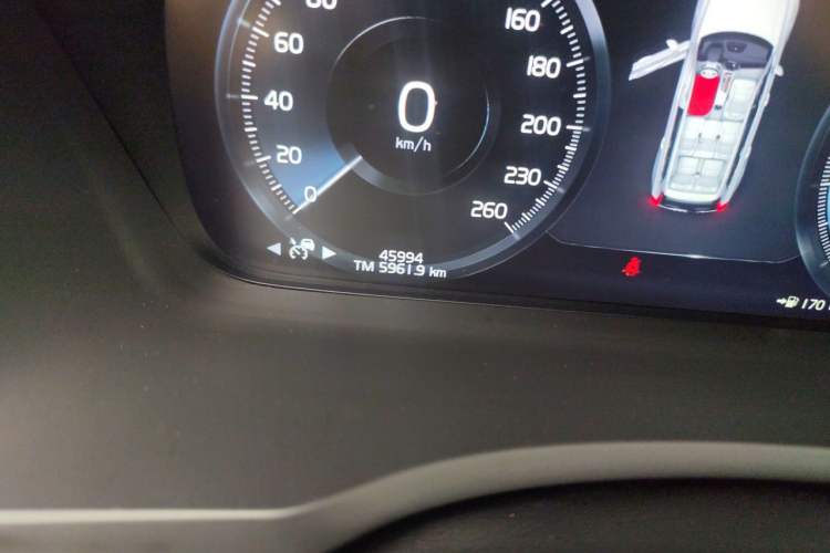 Used Volvo XC90 2021 B6 Zhiyi Luxury Edition 7-Seater Odometer Close Up