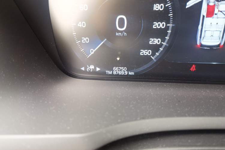 Used Volvo XC90 2021 B6 Zhiyi Luxury Edition 7-Seater Odometer Close Up