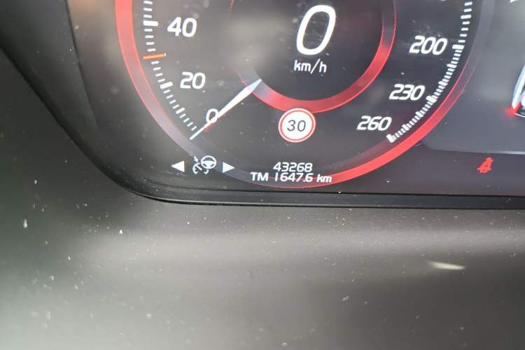 Used Volvo XC90 2021 B5 SmartDrive Luxury Edition 5-seater Odometer Close Up