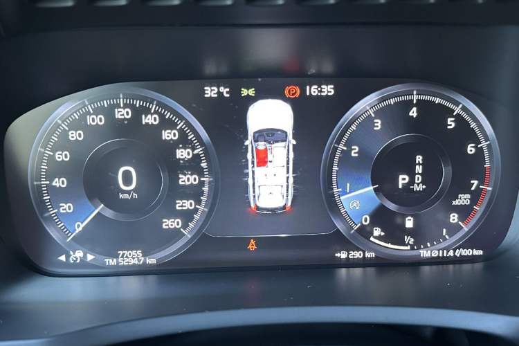 Used Volvo XC90 2021 B6 Zhiya Sport Edition 7-seater Odometer Close Up