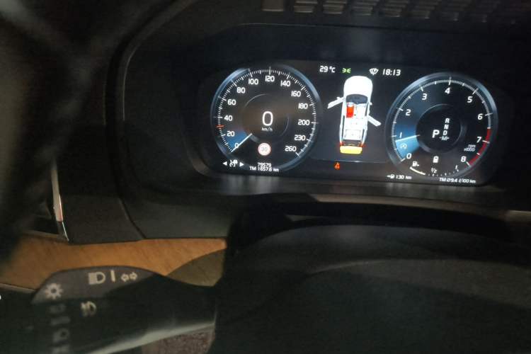 Used Volvo XC90 2021 B6 Zhiyi Luxury Edition 7-Seater Odometer Close Up