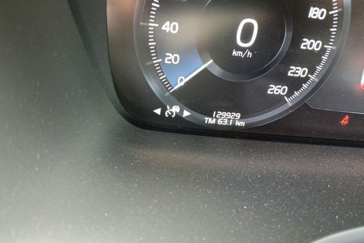 Used Volvo XC90 2021 B6 Zhiyi Luxury Edition 7-Seater Odometer Close Up