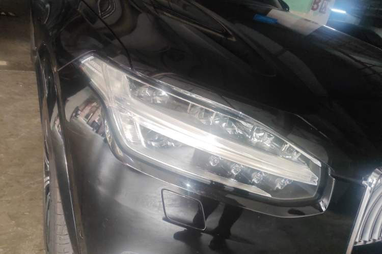 Used Volvo XC90 2021 B6 Luxury Smart Edition 7-Seater Right Front Headlight