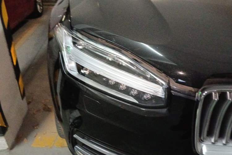 Used Volvo XC90 2021 B6 Luxury Smart Edition 7-Seater Right Front Headlight