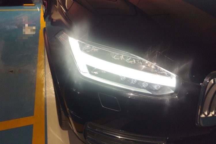 Used Volvo XC90 2021 B6 Luxury Smart Edition 7-Seater Right Front Headlight