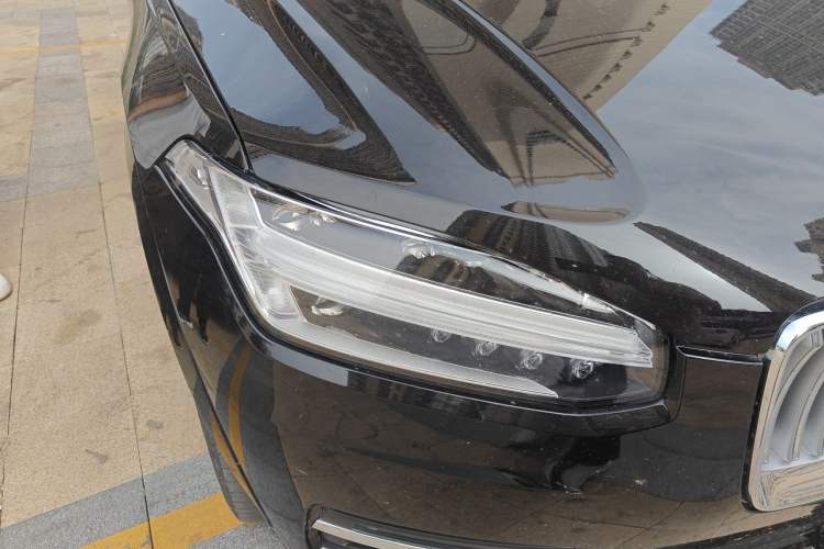 Used Volvo XC90 2021 B5 SmartDrive Luxury Edition 5-seater Right Front Headlight