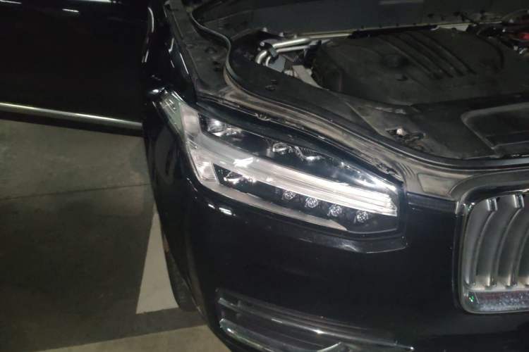Used Volvo XC90 2021 B5 SmartDrive Luxury Edition 7 Seats Right Front Headlight