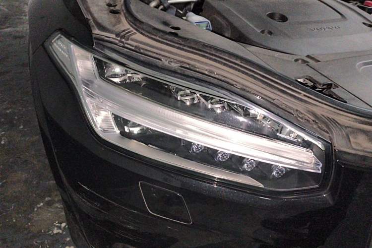 Used Volvo XC90 2021 B6 Luxury Smart Edition 7-Seater Right Front Headlight