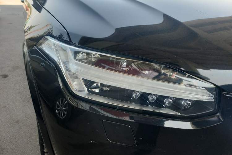 Used Volvo XC90 2021 B6 Zhiyi Luxury Edition 7-Seater Right Front Headlight