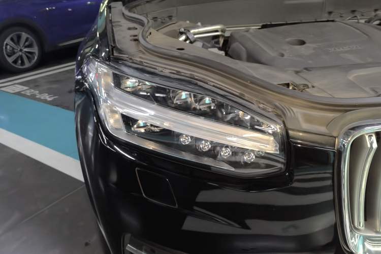 Used Volvo XC90 2021 B6 Luxury Smart Edition 7-Seater Right Front Headlight