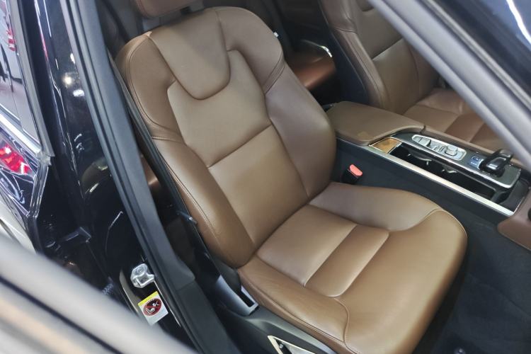 Used Volvo XC90 2021 B6 Zhiyi Luxury Edition 7-Seater Right Front Seat