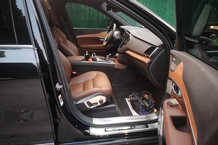 Used Volvo XC90 2021 B6 Zhiyi Luxury Edition 7-Seater Right Front Seat