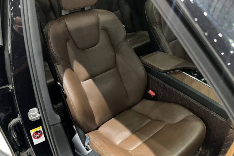 Used Volvo XC90 2021 B5 SmartDrive Luxury Edition 5-seater Right Front Seat