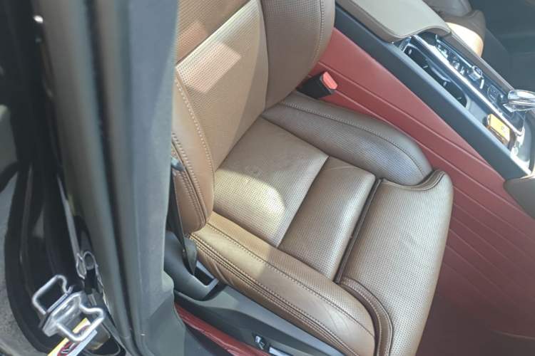 Used Volvo XC90 2021 B6 Luxury Smart Edition 7-Seater Right Front Seat