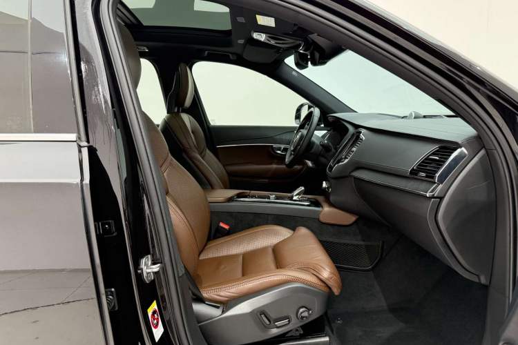 Used Volvo XC90 2021 B6 Luxury Smart Edition 7-Seater Right Front Seat