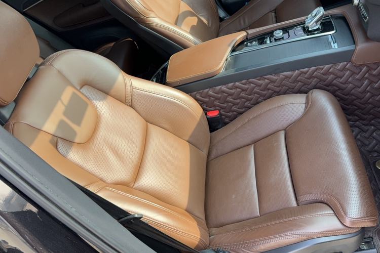 Used Volvo XC90 2021 B6 Luxury Smart Edition 7-Seater Right Front Seat
