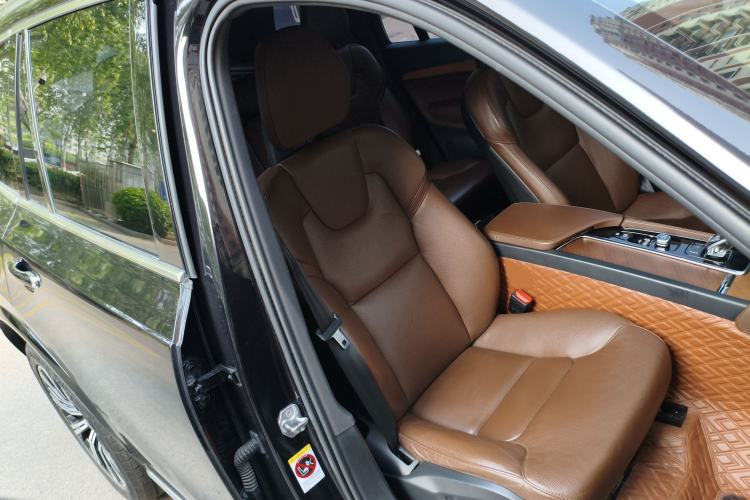 Used Volvo XC90 2021 B5 SmartDrive Luxury Edition 5-seater Right Front Seat
