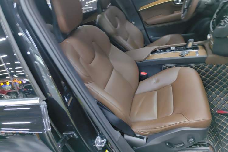 Used Volvo XC90 2021 B6 Zhiyi Luxury Edition 7-Seater Right Front Seat