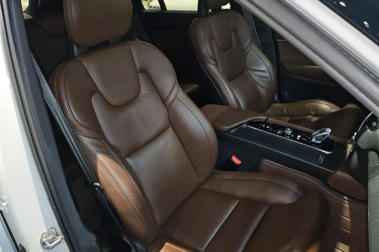 Used Volvo XC90 2021 B6 Luxury Smart Edition 7-Seater Right Front Seat