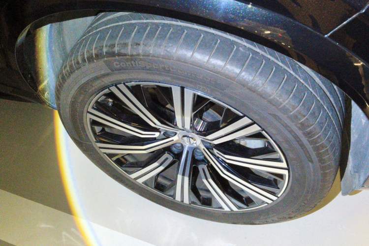Used Volvo XC90 2021 B6 Zhiyi Luxury Edition 7-Seater Right Front Wheel Hub