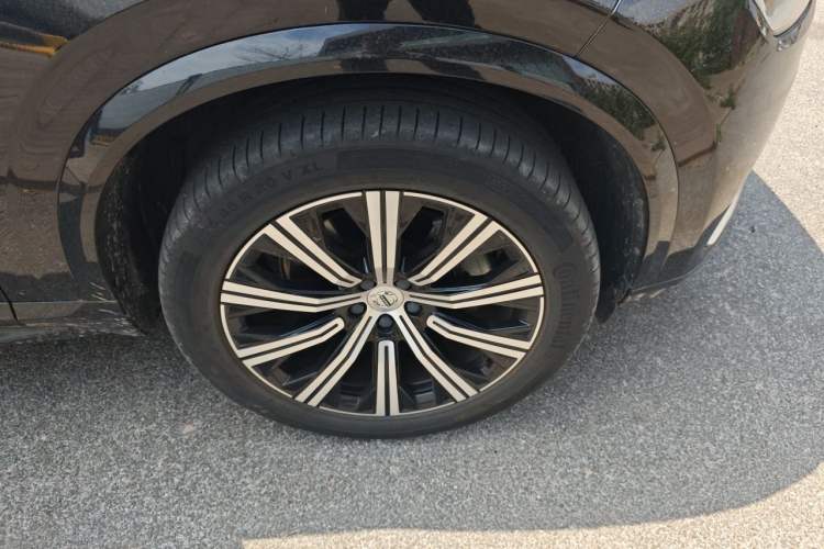 Used Volvo XC90 2021 B5 SmartDrive Luxury Edition 7 Seats Right Front Wheel Hub