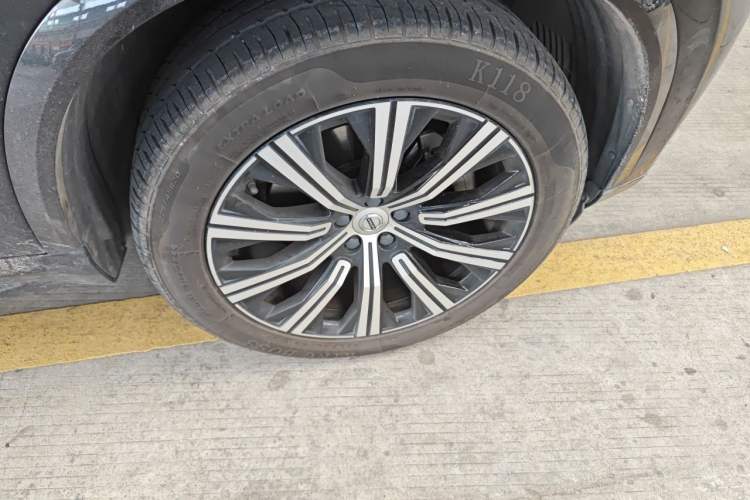 Used Volvo XC90 2021 B5 SmartDrive Luxury Edition 7 Seats Right Front Wheel Hub