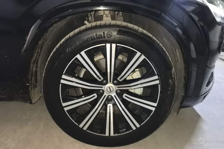 Used Volvo XC90 2021 B6 Luxury Smart Edition 7-Seater Right Front Wheel Hub