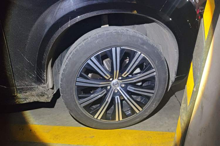 Used Volvo XC90 2021 B6 Zhiyi Luxury Edition 7-Seater Right Front Wheel Hub