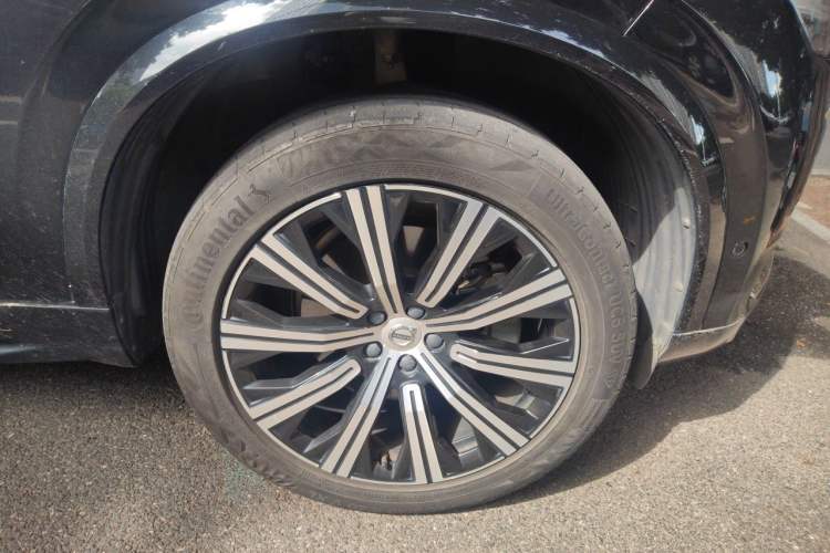 Used Volvo XC90 2021 B6 Luxury Smart Edition 7-Seater Right Front Wheel Hub