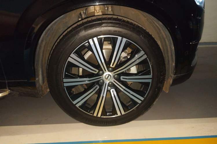 Used Volvo XC90 2021 B6 Luxury Smart Edition 7-Seater Right Front Wheel Hub
