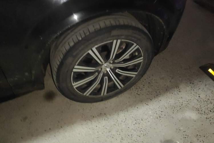 Used Volvo XC90 2021 B6 Zhiyi Sport Edition 7-Seater Right Front Wheel Hub