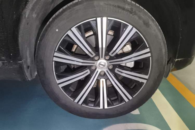 Used Volvo XC90 2021 B6 Zhiyi Luxury Edition 7-Seater Right Front Wheel Hub