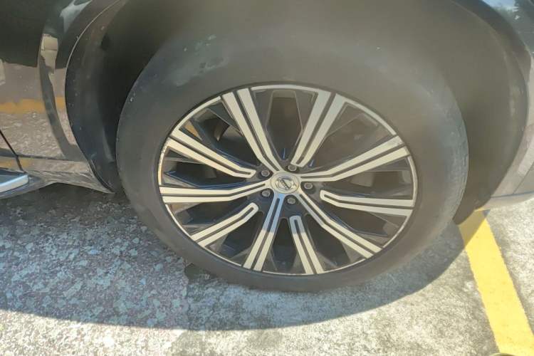 Used Volvo XC90 2021 B6 Zhiyi Luxury Edition 7-Seater Right Front Wheel Hub
