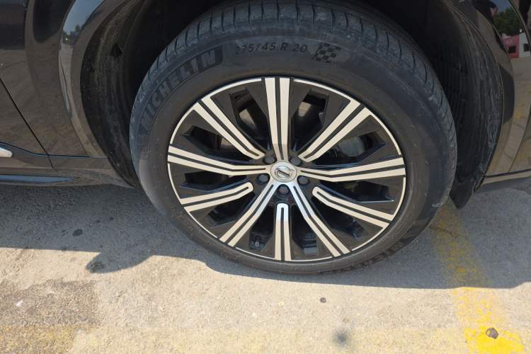 Used Volvo XC90 2021 B6 Luxury Smart Edition 7-Seater Right Front Wheel Hub